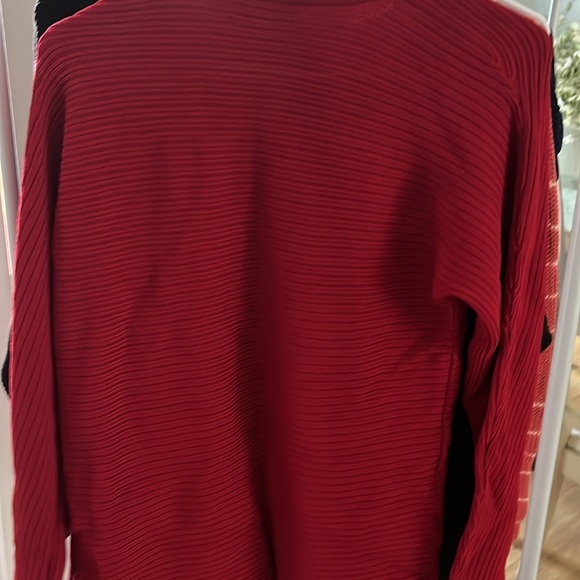 Red Due per Due Collection cardigan size small - Picture 4 of 4